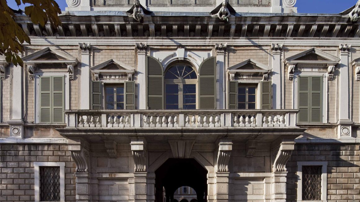 Apalazzogallery - Art Gallery in Brescia, Italy